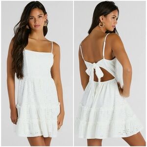 WINDSOR NWT L M Feeling Amore Tie-Back A-Line Eyelet Mini Dress in White